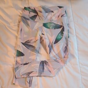 Fabletics Leaf Print Women's Leggings